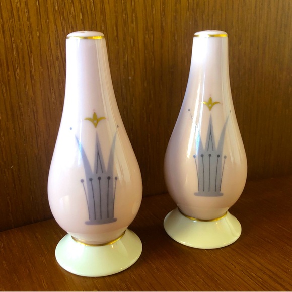 Royal Splendour Salt and Pepper Shaker Set ✨ Fine Arts ✨ Vintage Ceramic Dining - Picture 1 of 6